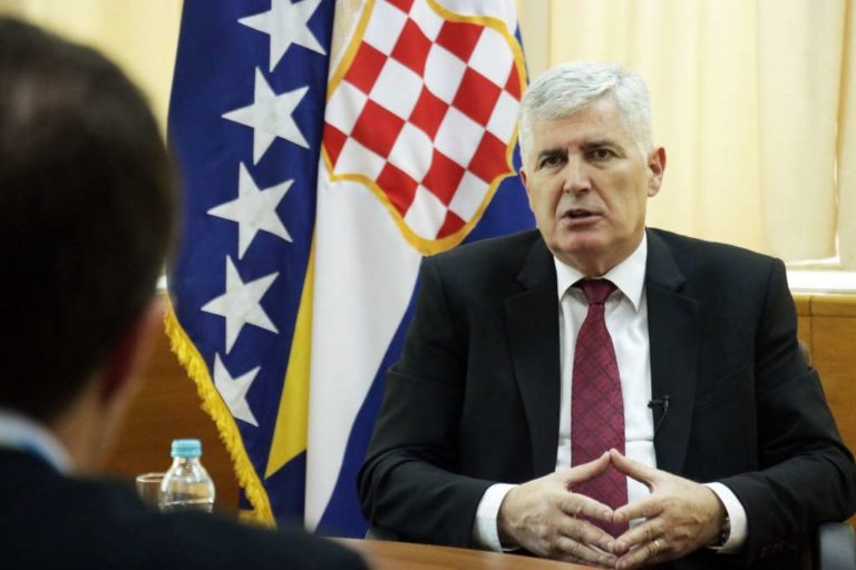 dragan-covic-za-fenu.jpg