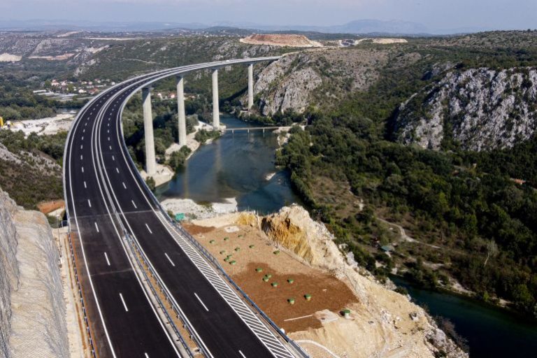 AA-20240904-35564793-35564789-MOST_HERCEGOVINA_KOD_POCITELJA_NOVIH_11_KILOMETARA_AUTOPUTA_U_BIH_BICE_OTVORENO_DANAS-1725473151.jpg