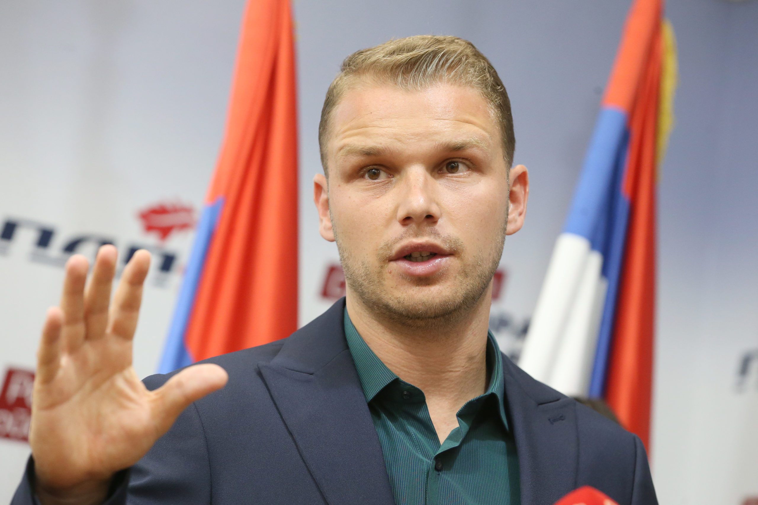 drasko-stanivukovic-03-foto-s-pasalic-scaled-1.jpg