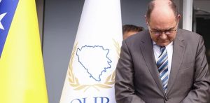 SAZNAJEMO: Christian Schmidt tražio drastično uvećanje plaće: “SUDBINA BIH IMA CIJENU”