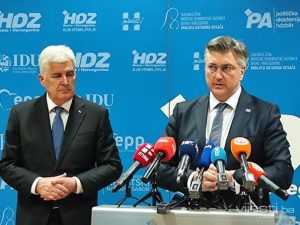 HRVATSKA SE NAORUŽAVA: Plenković putuje u Pariz i Berlin po tenkove i haubice!