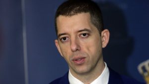 Šef diplomatije Srbije se davio hranom.. Spasio ga inspektor CIA-e