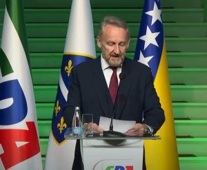 KOLUMNA: “SDA nije samo stranka. SDA je kult koji ima političku, pravosudnu i medijsku moć