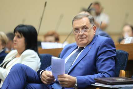 Milorad-Dodik-skupstina-foto-S-Pasalic-ringier-427x285
