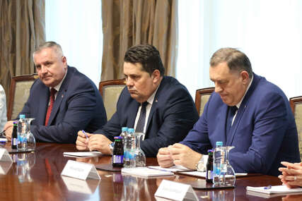 Viskovic-Stevandic-Dodik-Foto-Miomir-Jakovljevic-Ringier-427x285