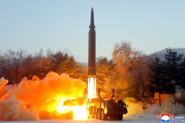 1641882941-1641881457-2022-01-11t055404z-849827247-rc29tr93x1pb-rtrmadp-3-northkorea-missiles-900x600-750x500