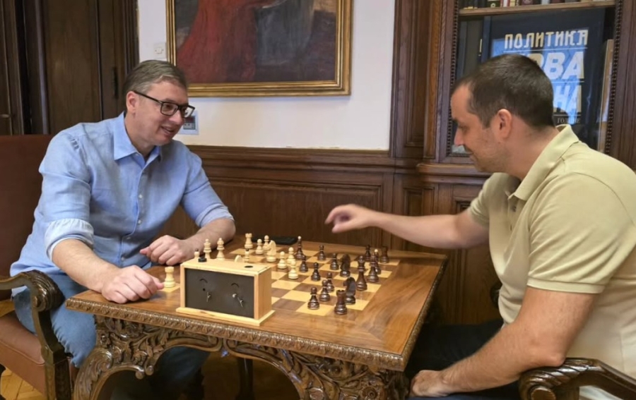 vucic_igra_saha1