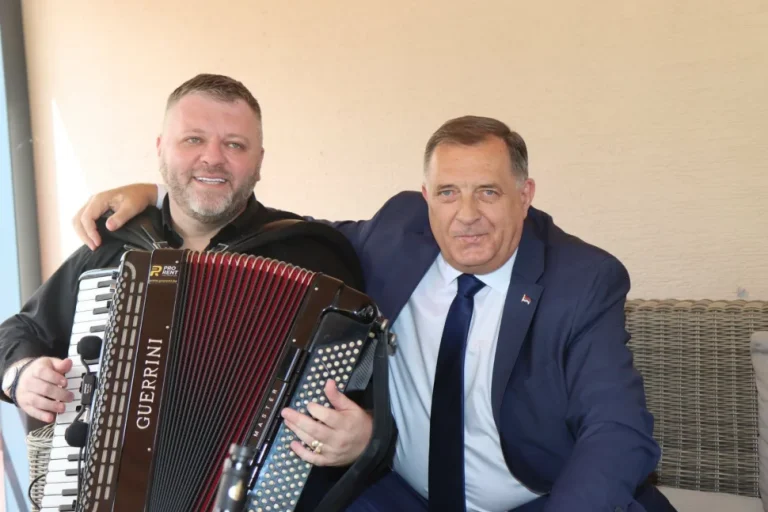 dodik_6638e05d6dbb3_970x970r