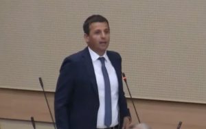 “PRIZNAJTE GENOCID?! BOŠNJACI SU GLASALI ZA DODIKA I KARANA: Brutalna svađa Hurtića i Vukanovića