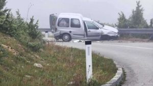 Vozač automobila poginuo – Izašao da postavi sigurnosni trougao nakon udesa