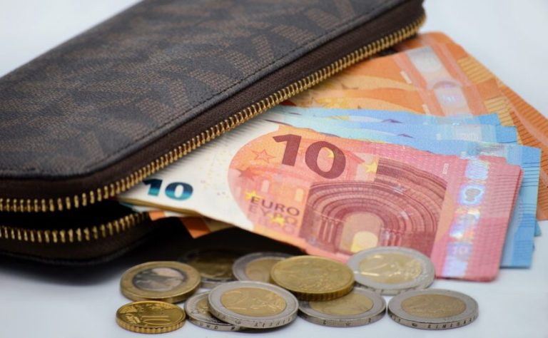 money-g3abb2f979_1920-e1661935652748