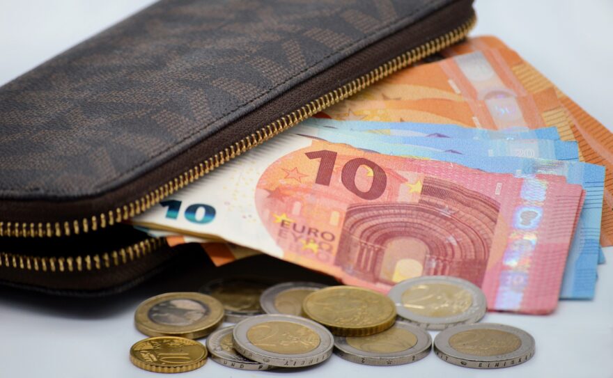 money-g3abb2f979_1920-e1661935652748