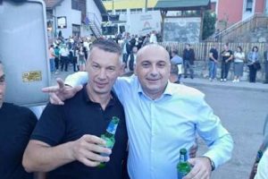 Haos u Vašingtonu! Trampove pristalice upale u u Kongres, Pens evakuisan 1 Nešić i Banjac u Čajniču: Gdje je kolo i pjesma, tu je srce srpskog naroda