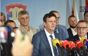 Branko Blanuša, kandidat SDS-a: RS MORA DA PRATI POLITIKU SRBIJE A NE BIH