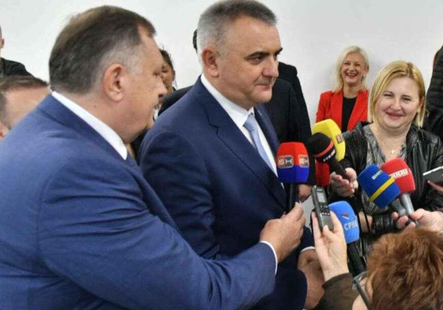 dodik mikrofon