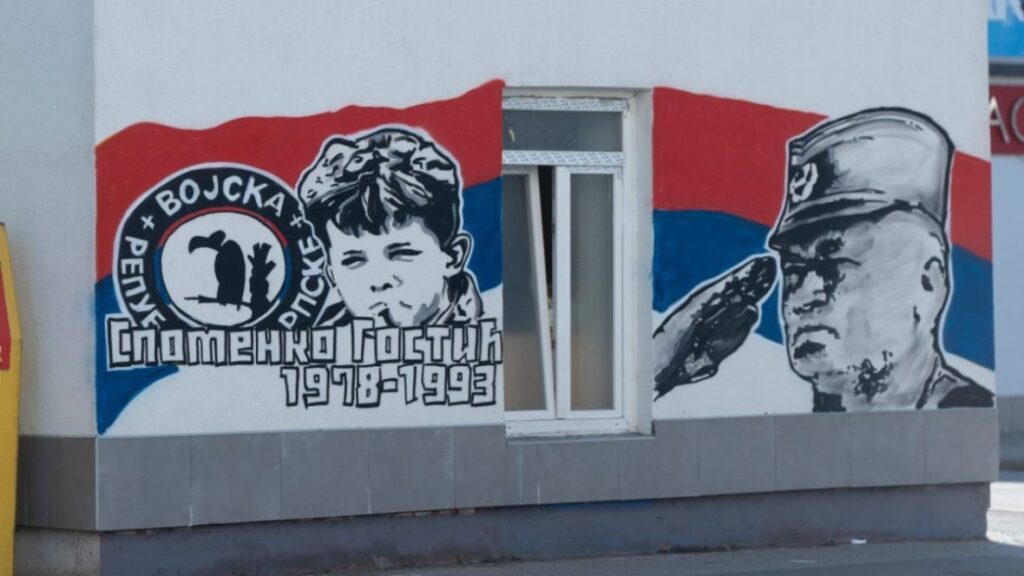 MURAL RATKO MLADIC