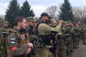 FOTO: Bugojno okupirali naoružani muškarci u vojnim uniformama, podsjetilo na 90-te