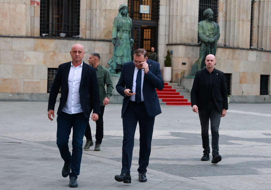 Ministarstvo unutrašnjih poslova Republike Srpske potvrdilo je  da i dalje preduzima mjere posebnog obezbjeđenja Milorada Dodika, predsjednika SNSD.