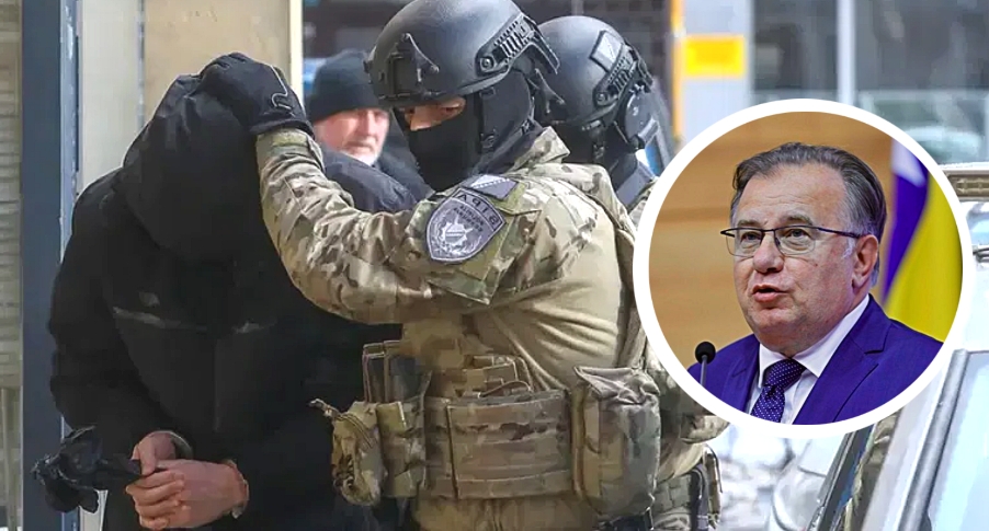 AISelect_20251223_183526_PhotoLayers