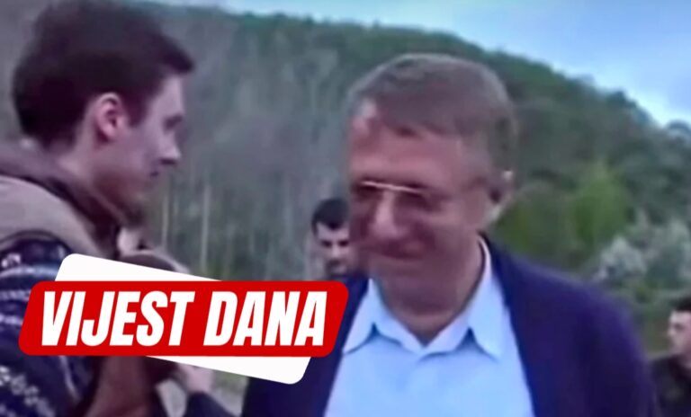 AISelect_20251228_220619_CapCut