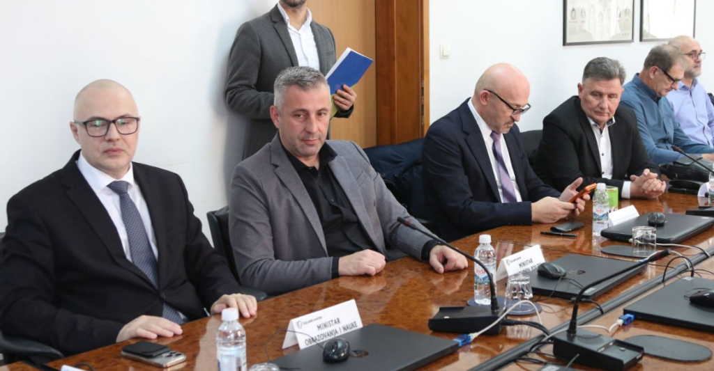 Rast plaća za uposlenike u obrazovanju, pravosuđu, policiji, ustanovama kulture i državnoj službi u TK; U narednoj godini 10 posto veća plaća