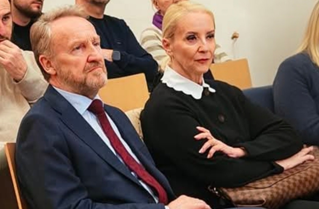 Screenshot_20251206_204950_Gallery