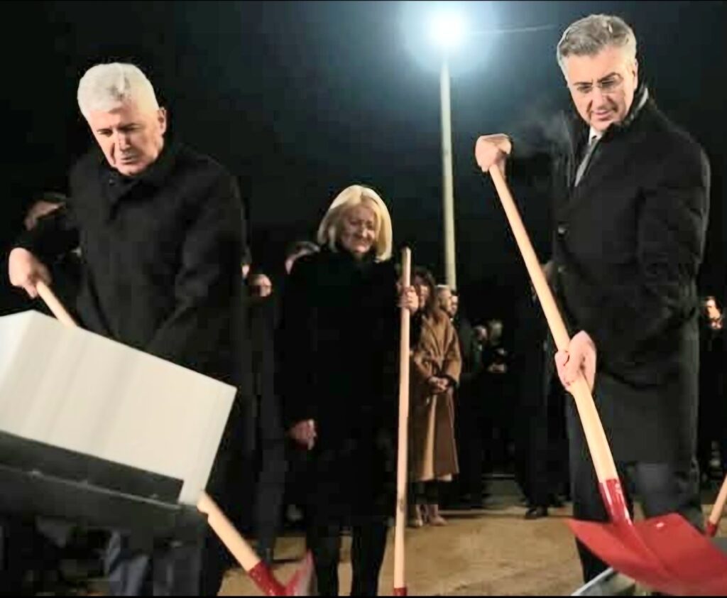 Screenshot_20251211_194615_Facebook