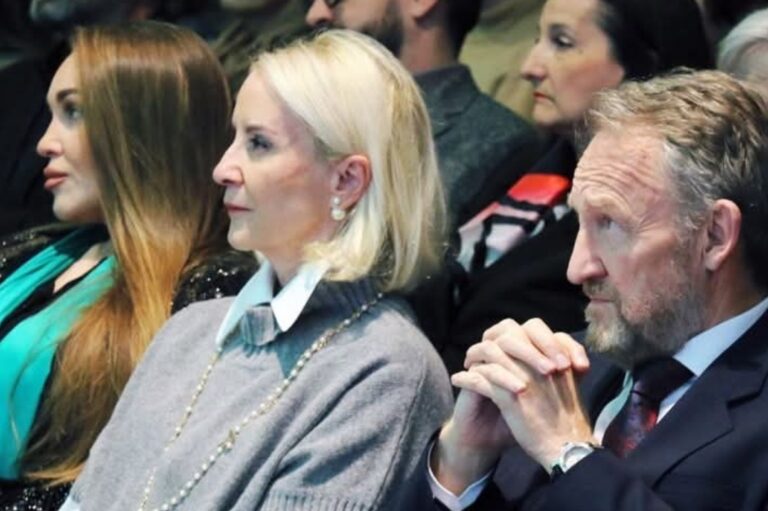 Screenshot_20251211_223822_Facebook