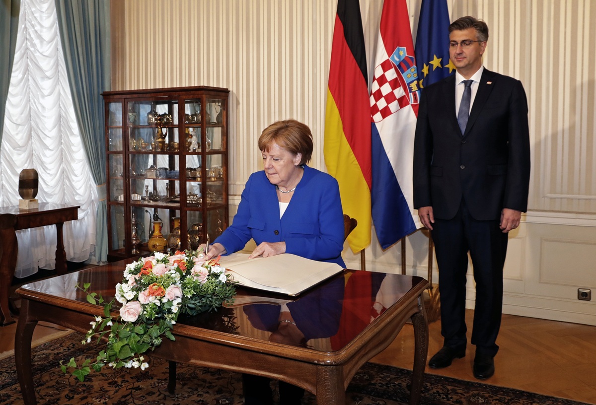 Hrvatski mediji barataju brojkom od milion Hrvata porijeklom iz Bosne i Hercegovine.