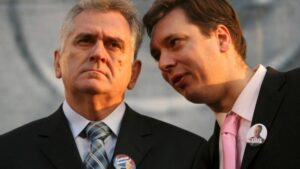 KAKO JE VUČIĆ NASAMARIO ŠEFA I PREUZEO VLAST: Gdje je danas i šta radi najpoznatiji grobar u Srba?