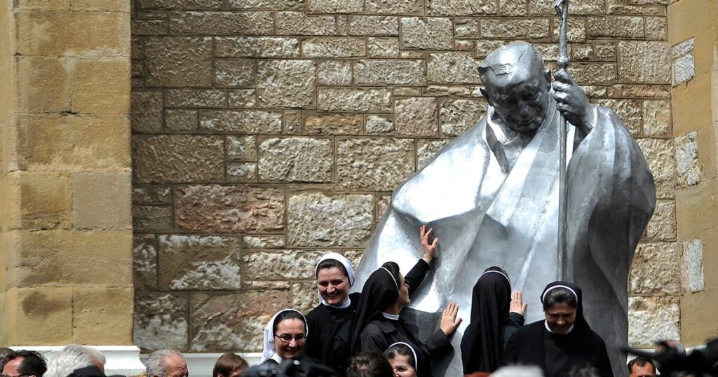 spomenik_papi_sarajevo_fena