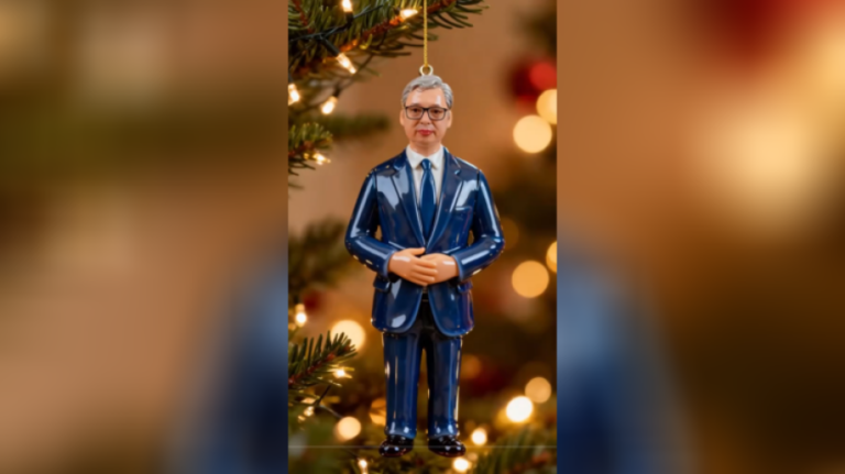 vucic-ukras-za-jelku-foto-printscreen-tiktok-nin