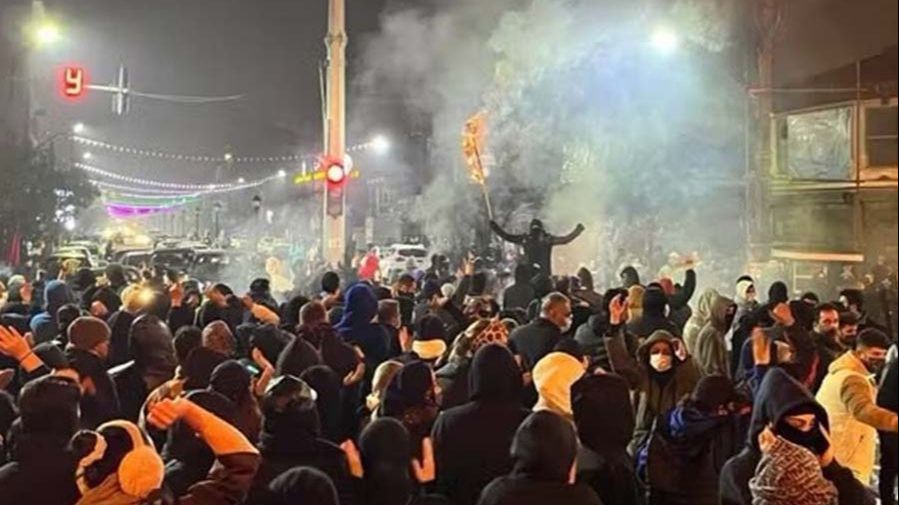 53ef939b-2a80-4f39-8080-eaed38a8829b