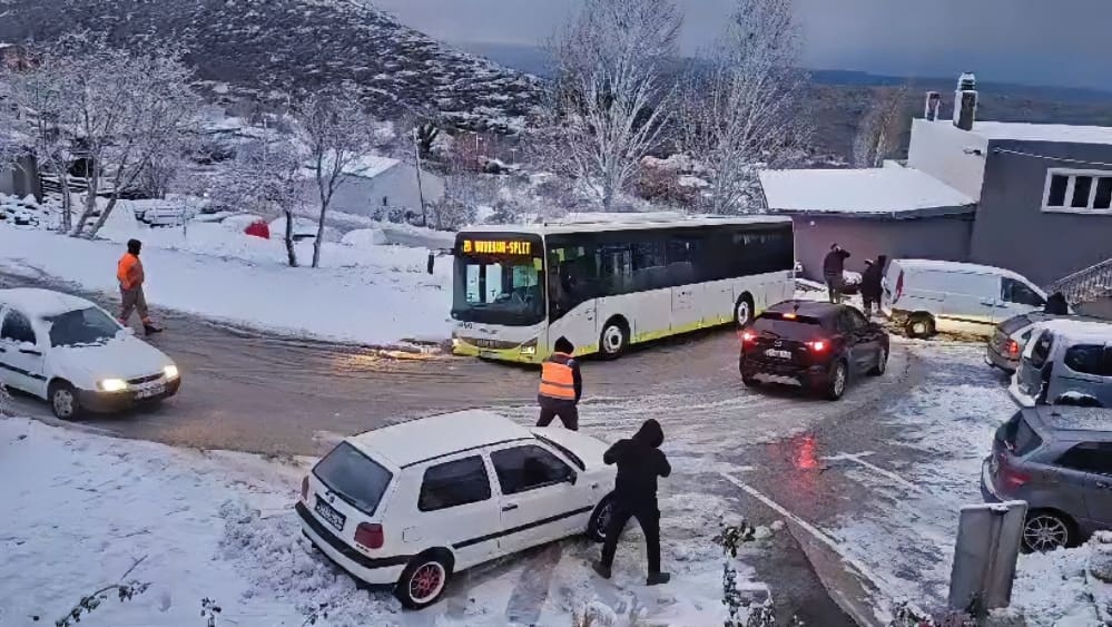 promet-autobus-snijeg-gornje-sitno2-1