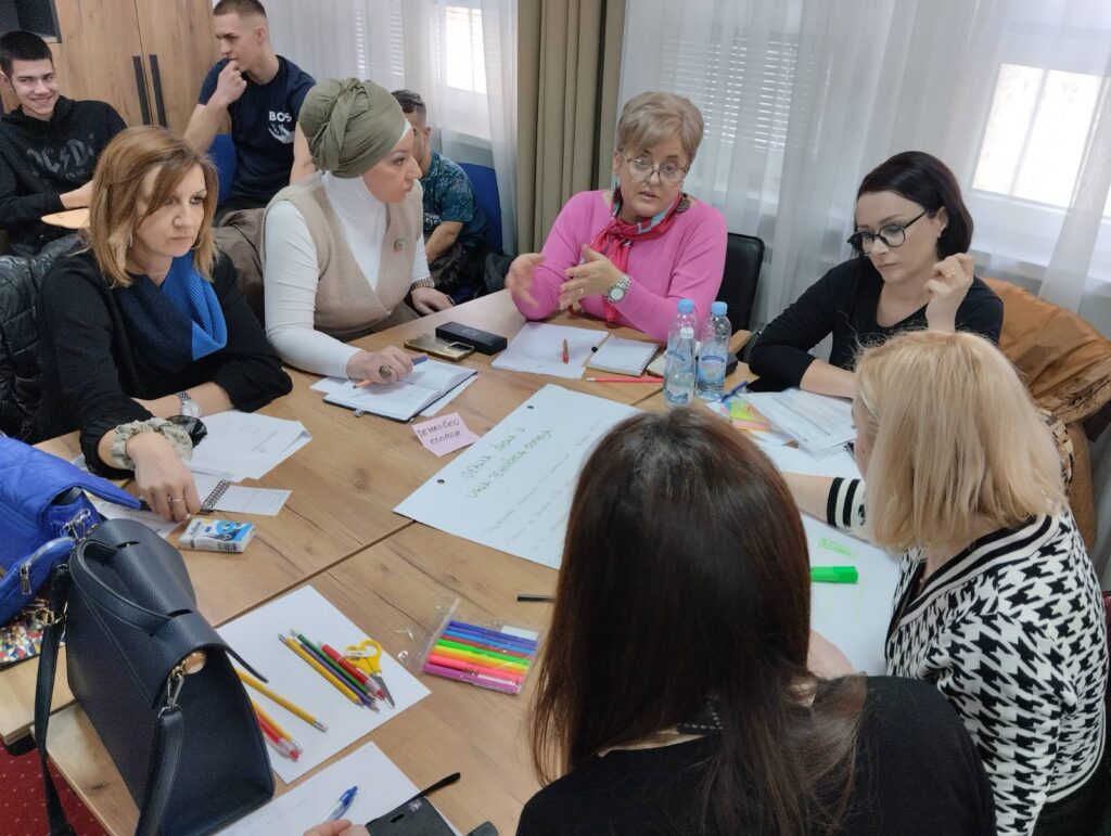 (TUZLA) U organizaciji MFS-EMMAUS uspješno održan seminar: "Samovrednovanje i razvoj kvalitetne škole" 3