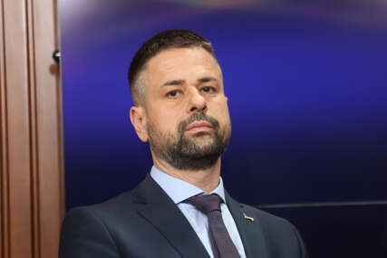 srdjan-amidzic-ministar-finansija-bih--427x285