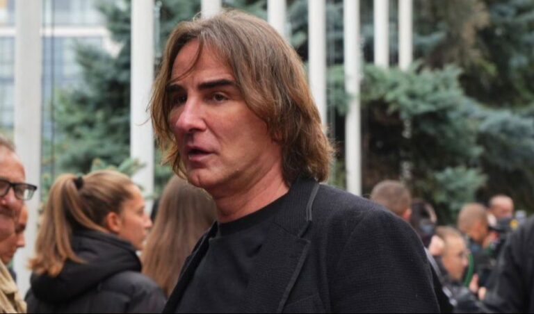 948fb365-cfee-4cff-9c2e-fe41e74bacf1