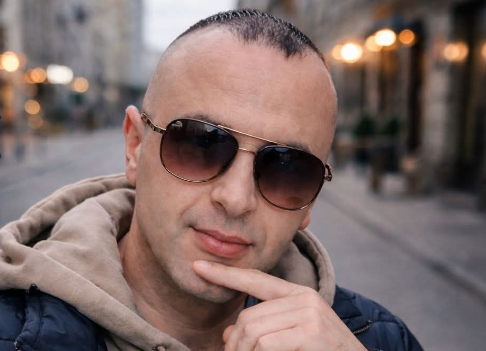 AISelect_20260405_185208_Facebook